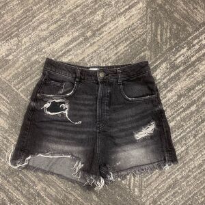 Zara frayed hem hi rise denim shorts